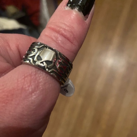 - Willie G Rings New Style - Picture 2 of 8